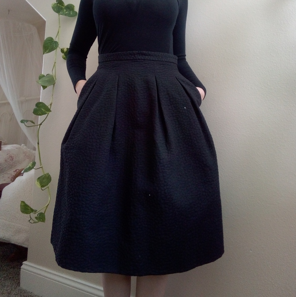 H&M Black Raised Print Skirt